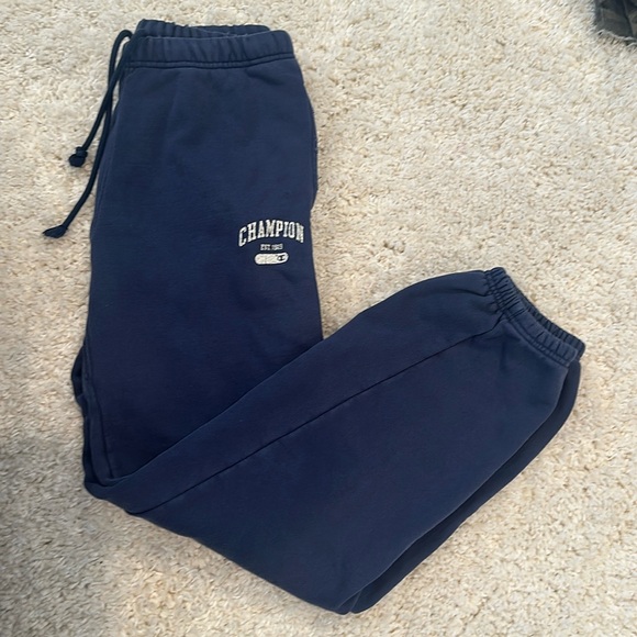 Champion from PAC Sun. Womens size S, distressed edge, thick, great condition - Picture 1 of 3